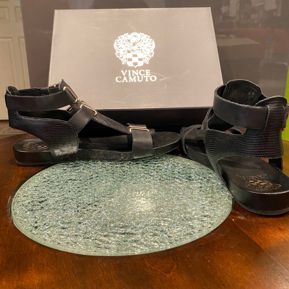 Vince Camuto Pixe Black leather 8M SANDALS